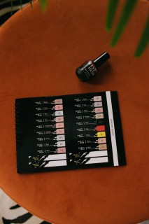 Фирменный Sticker Book Mystique™