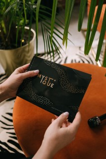 Фирменный Sticker Book Mystique™